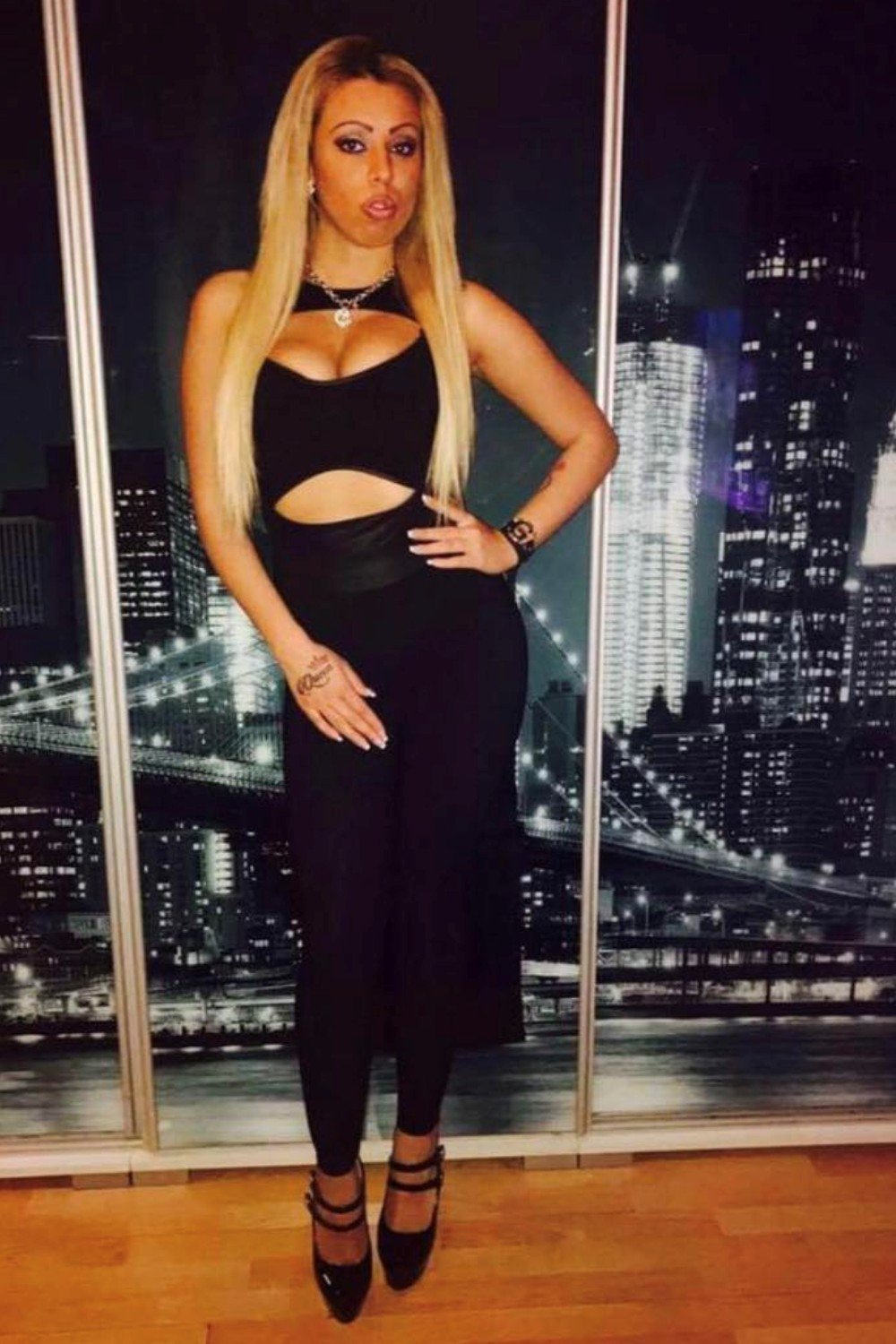 Ella: Escort szexpartner Budapesten és környékén meglátogat.